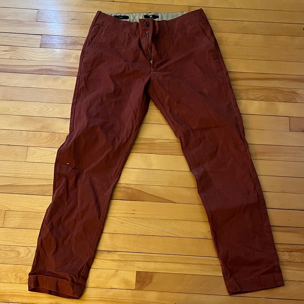 Maroon men’s banana republic chino pant size 32x32